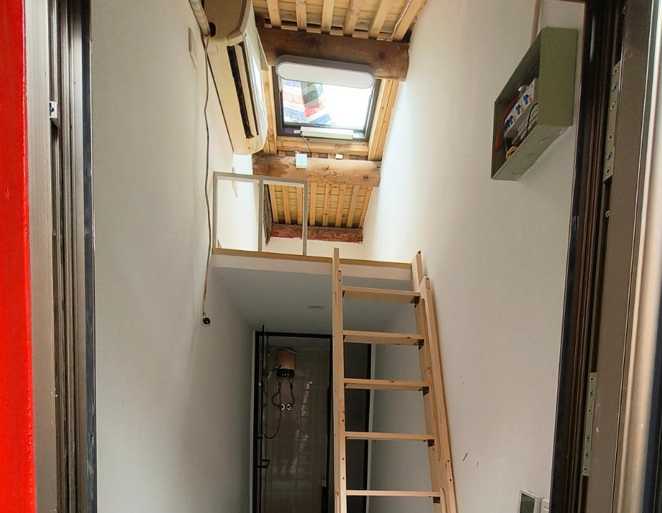 西城区陶白片区精修4.8㎡loft带天窗