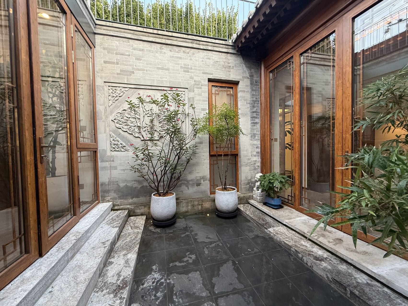 东城 新翻建 独门小院 双证齐全 带车位