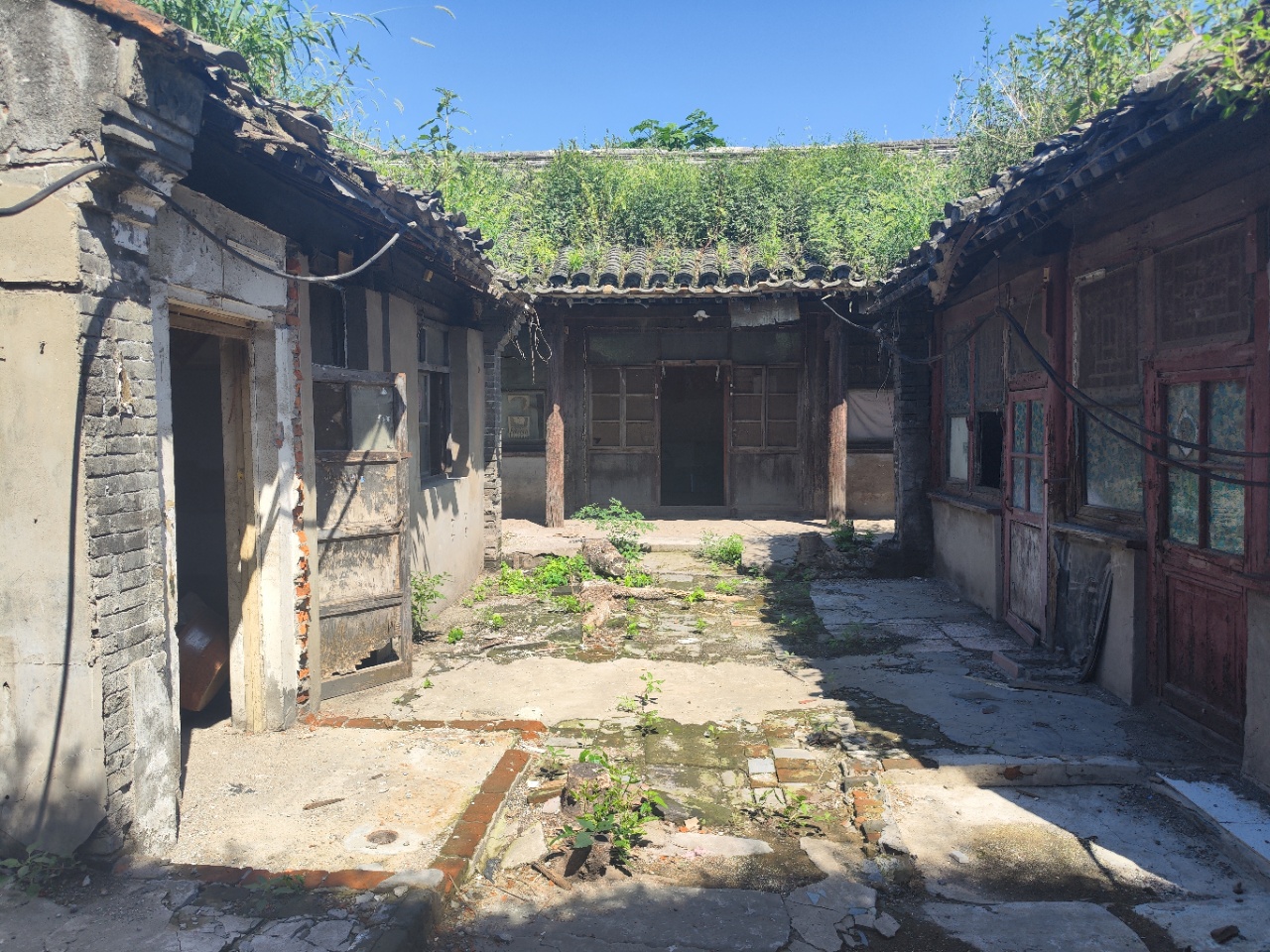 西城前门琉璃厂正座一进院带后跨院需要重新翻建
