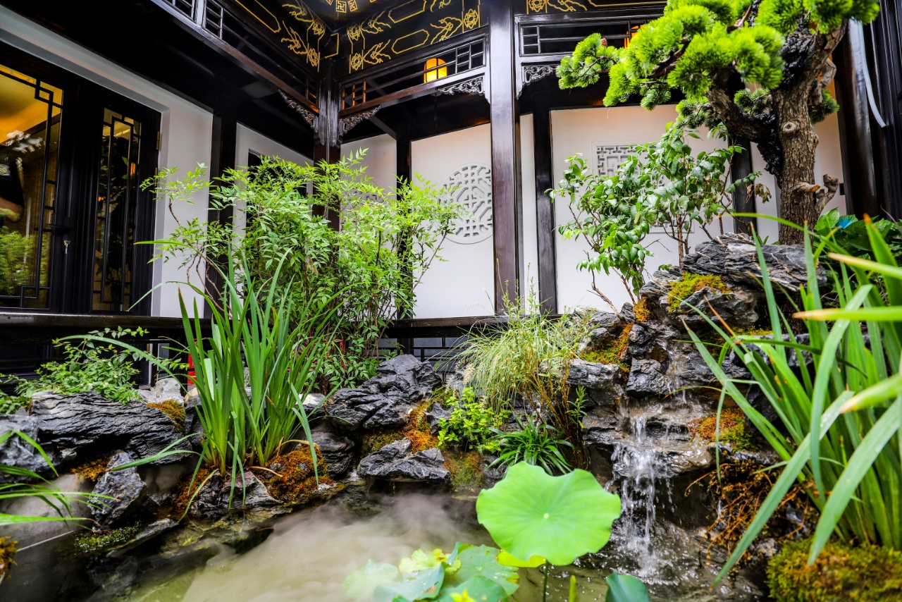 西城 护国寺豪华四合院300平年租金135W