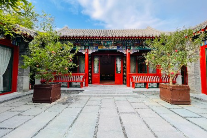 王府与民宅：清代四合院建筑中的阶级镜像
