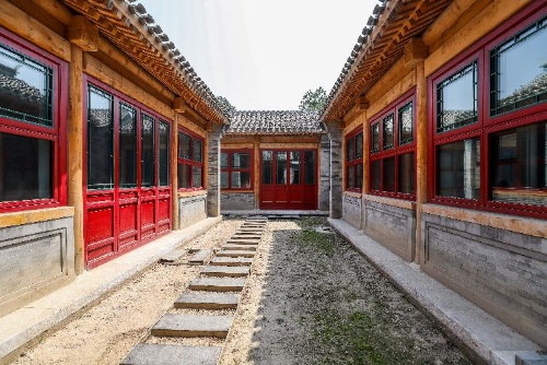 旧鼓楼大街临街二进四合院双证新翻建带车库2亿