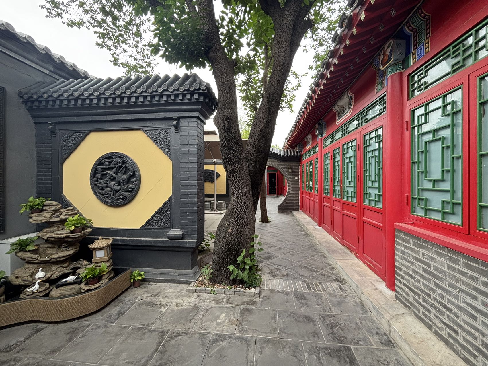 东城区南池子大街，独立宗地，方正精装四合院
